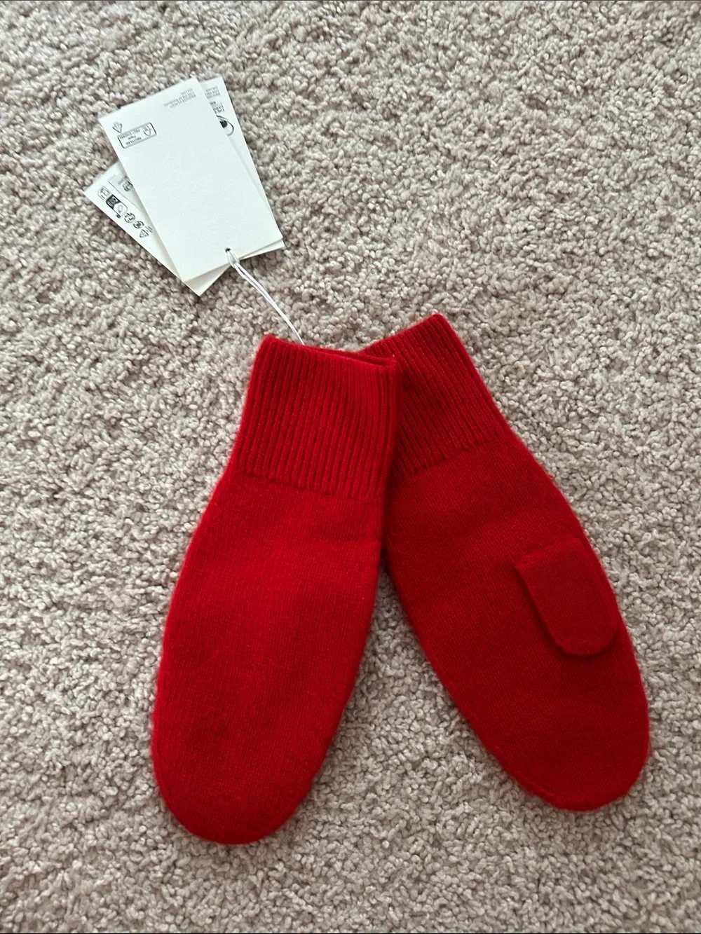 COS cashmere mittens. XS/S